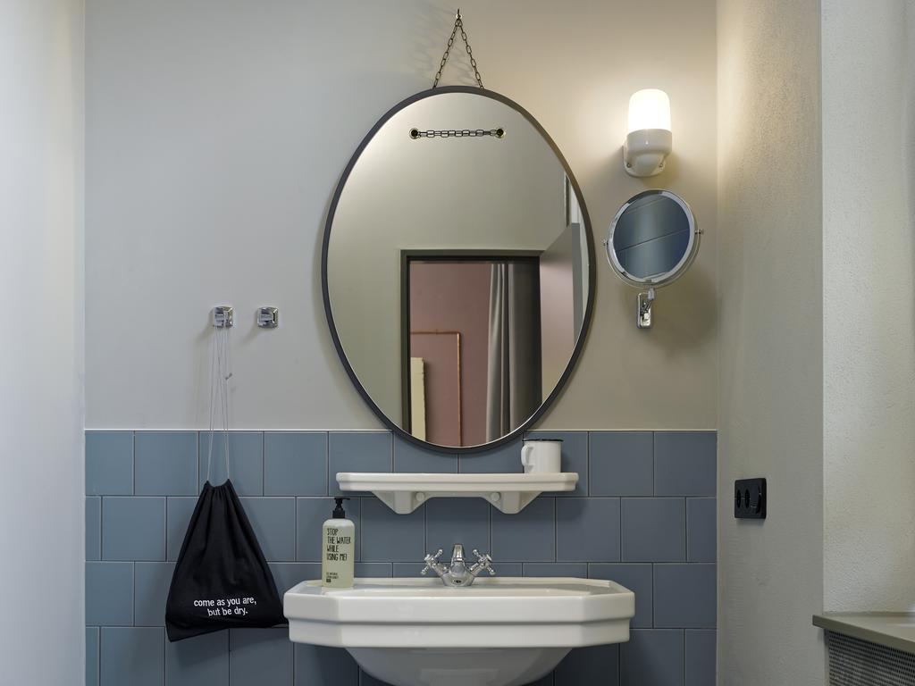 Medium Room