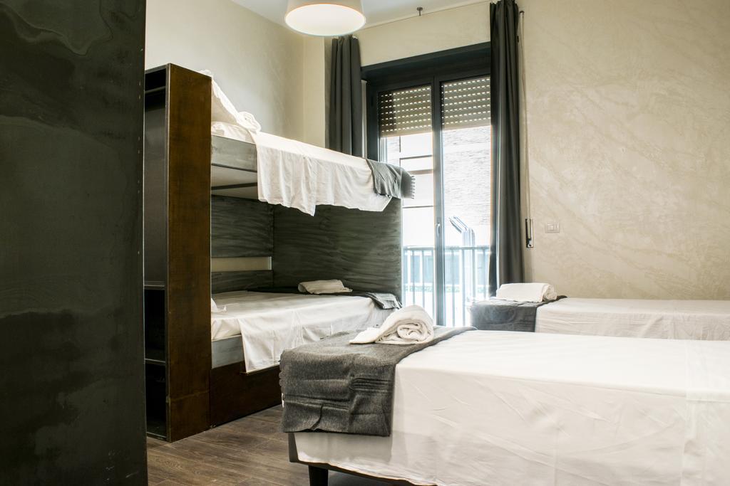 Familiekamer met Eigen Badkamer - 2 Wc's