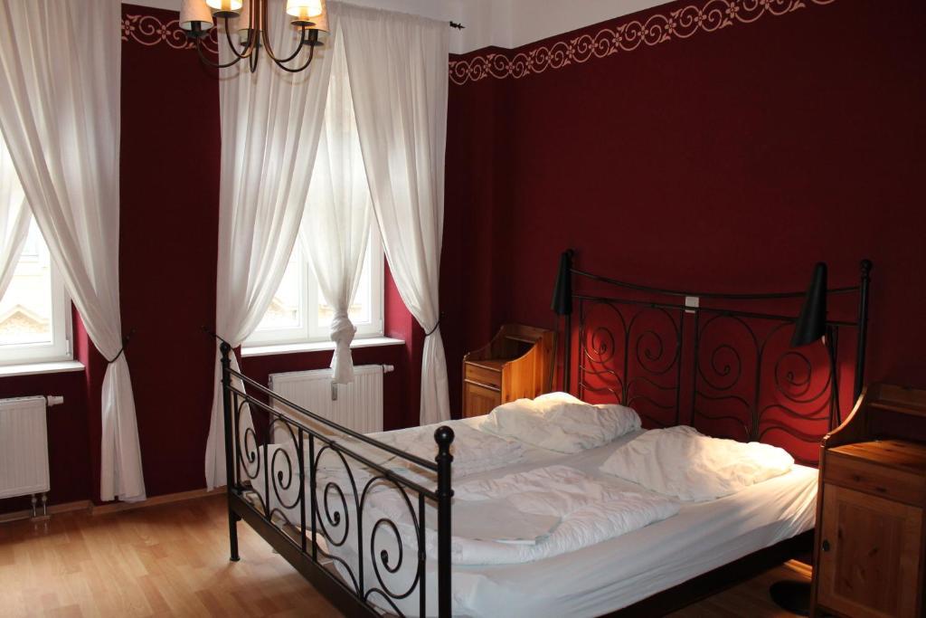 Three-Bedroom Apartment High Floor