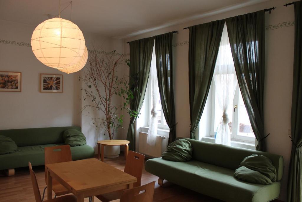 Three-Bedroom Apartment High Floor