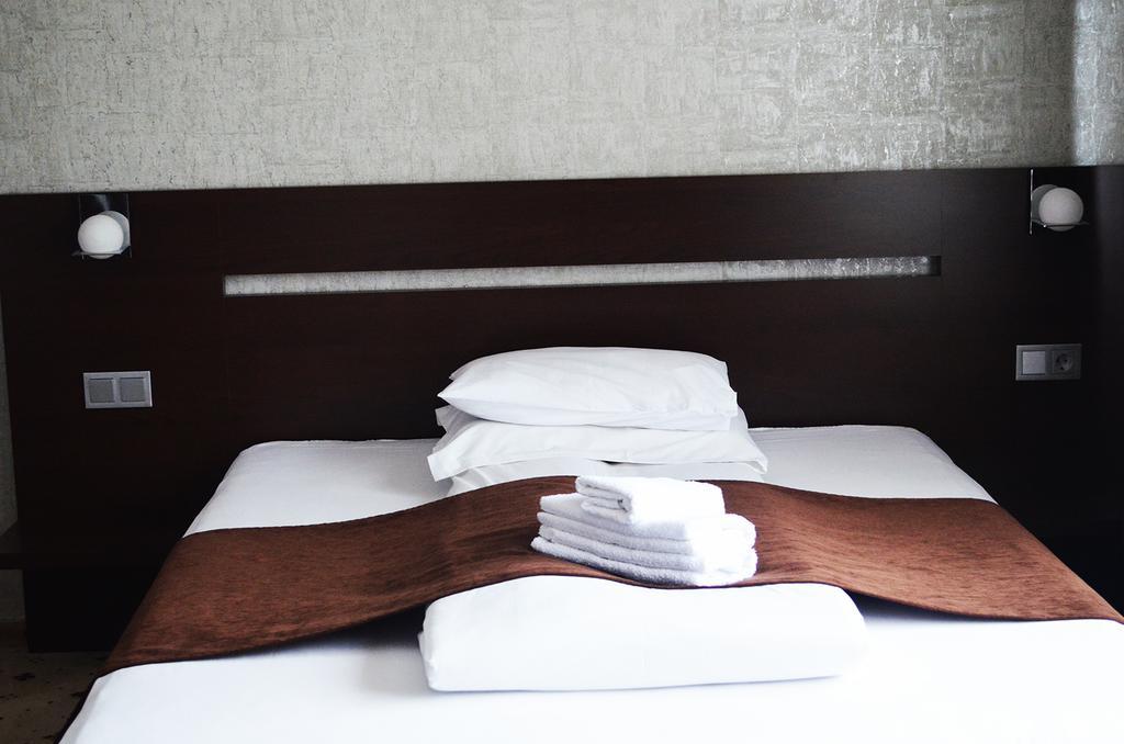 Standard Double Room,443976366:JPEG