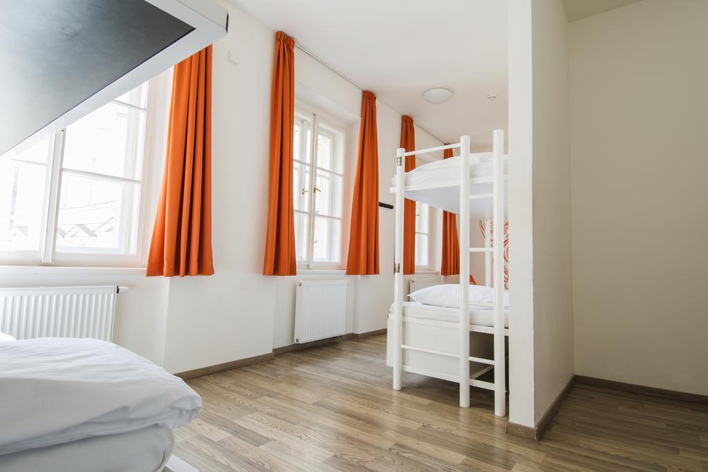 Bed 7-Bed Mixed Dorm Ensuite
