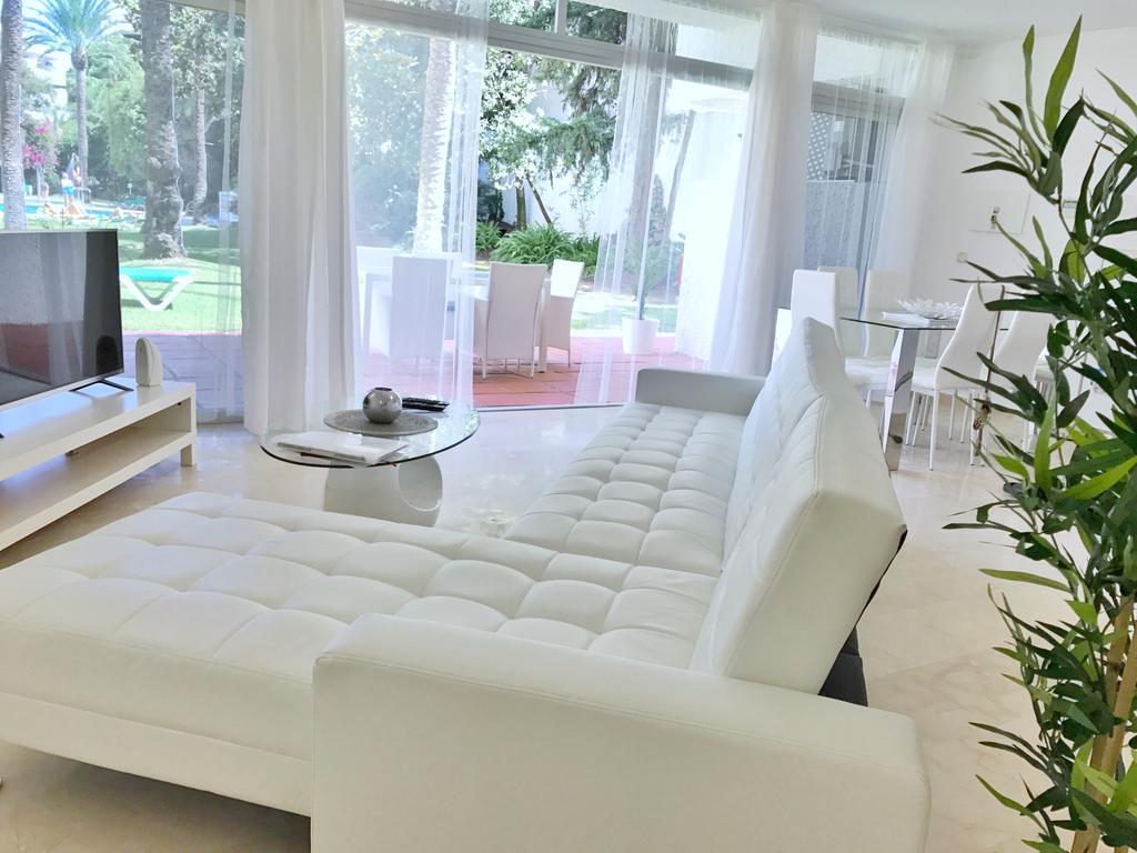 Appartement 2 Chambres avec Salles de Bains Privatives - Vue sur Piscine