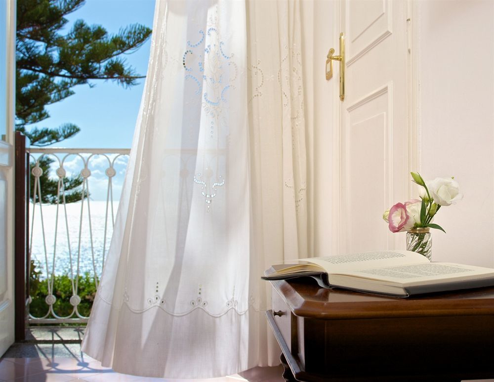 Classic Double or Twin Room with Sea View