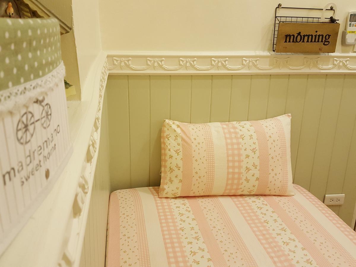 Single Room with Shared Bathroom