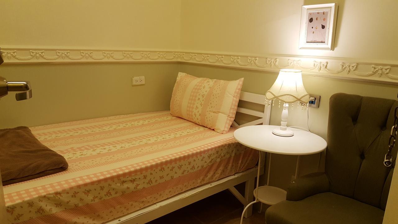 Mini Single Room with Shared Bathroom