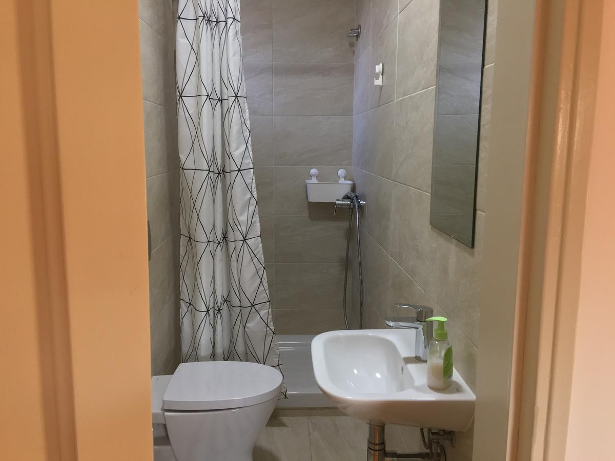 Quarto Familiar com Casa de Banho Privativa