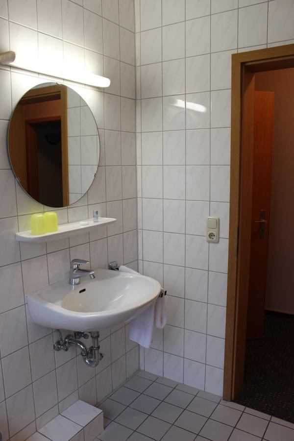 Einzelzimmer mit Dusche