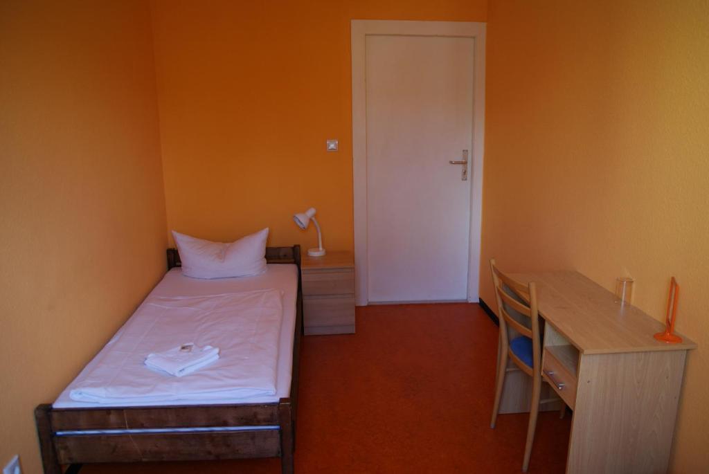 Single Room with Shower,58907245:JPEG