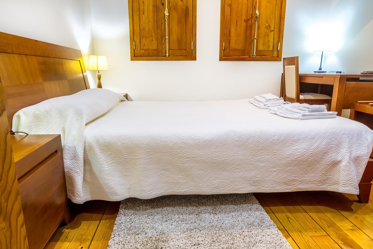 Quarto Duplo com Casa de Banho Privativa