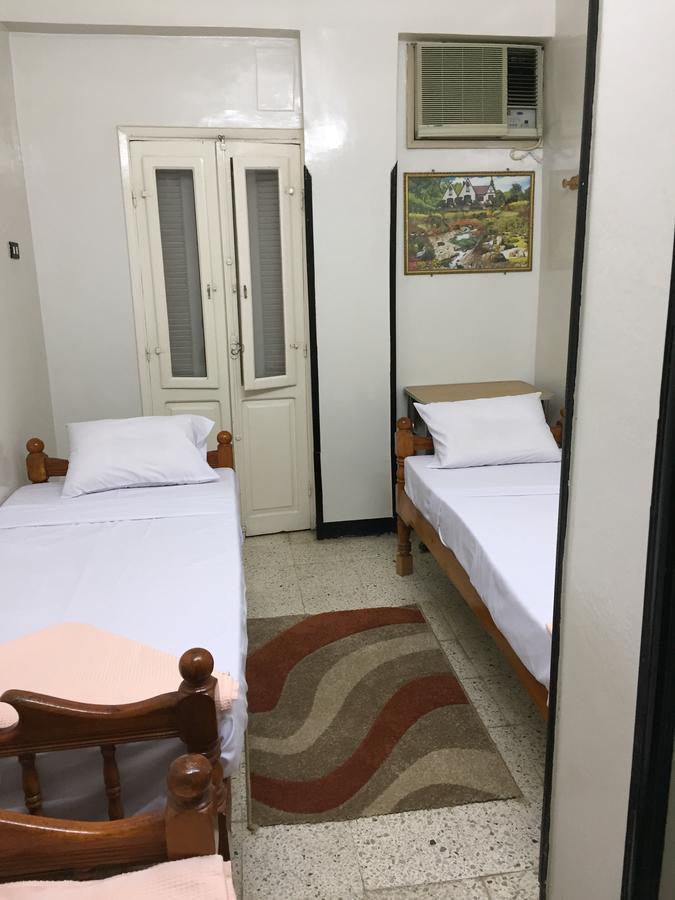 Chambre Lits Jumeaux avec Salle de Bains Commune