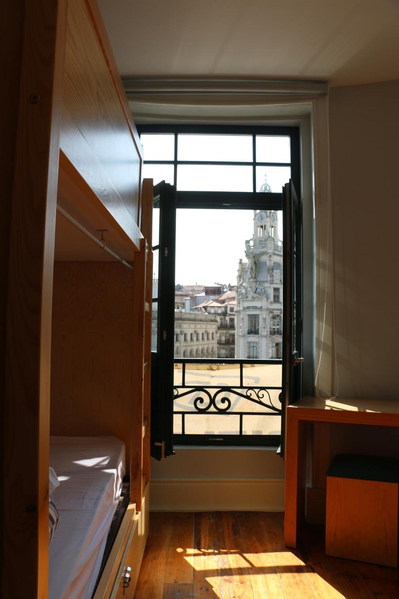 Cama em Dormitório com 4 Camas