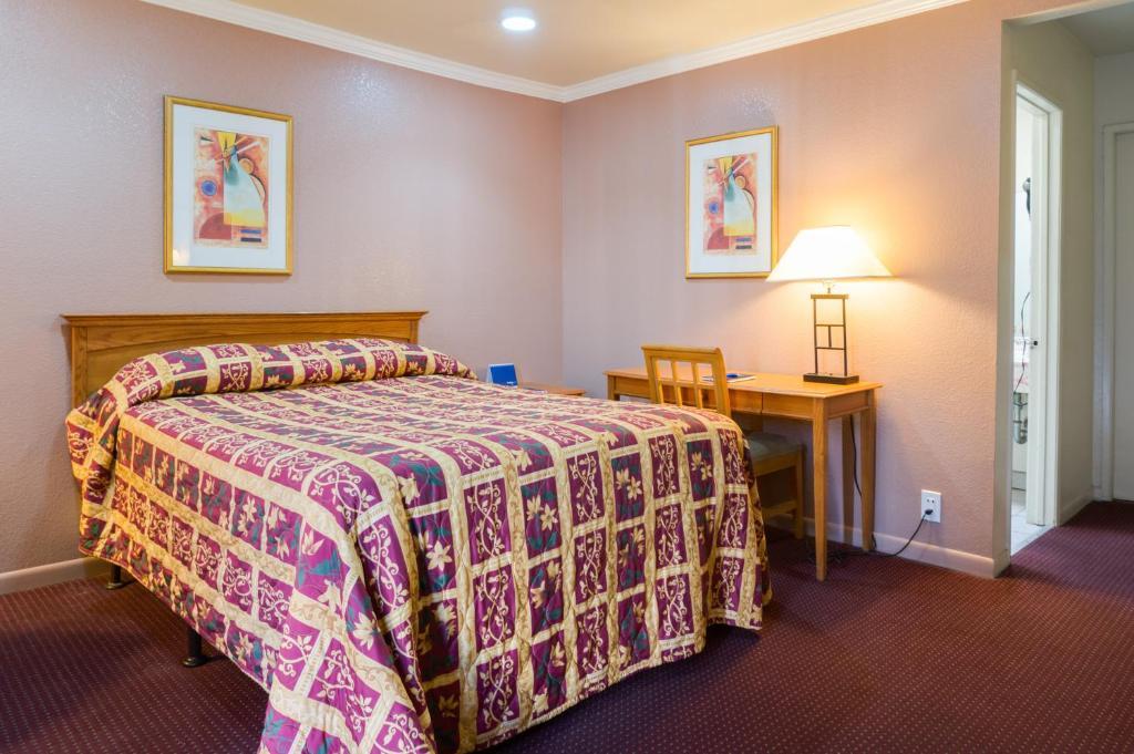 Queen Room,62951242:JPEG