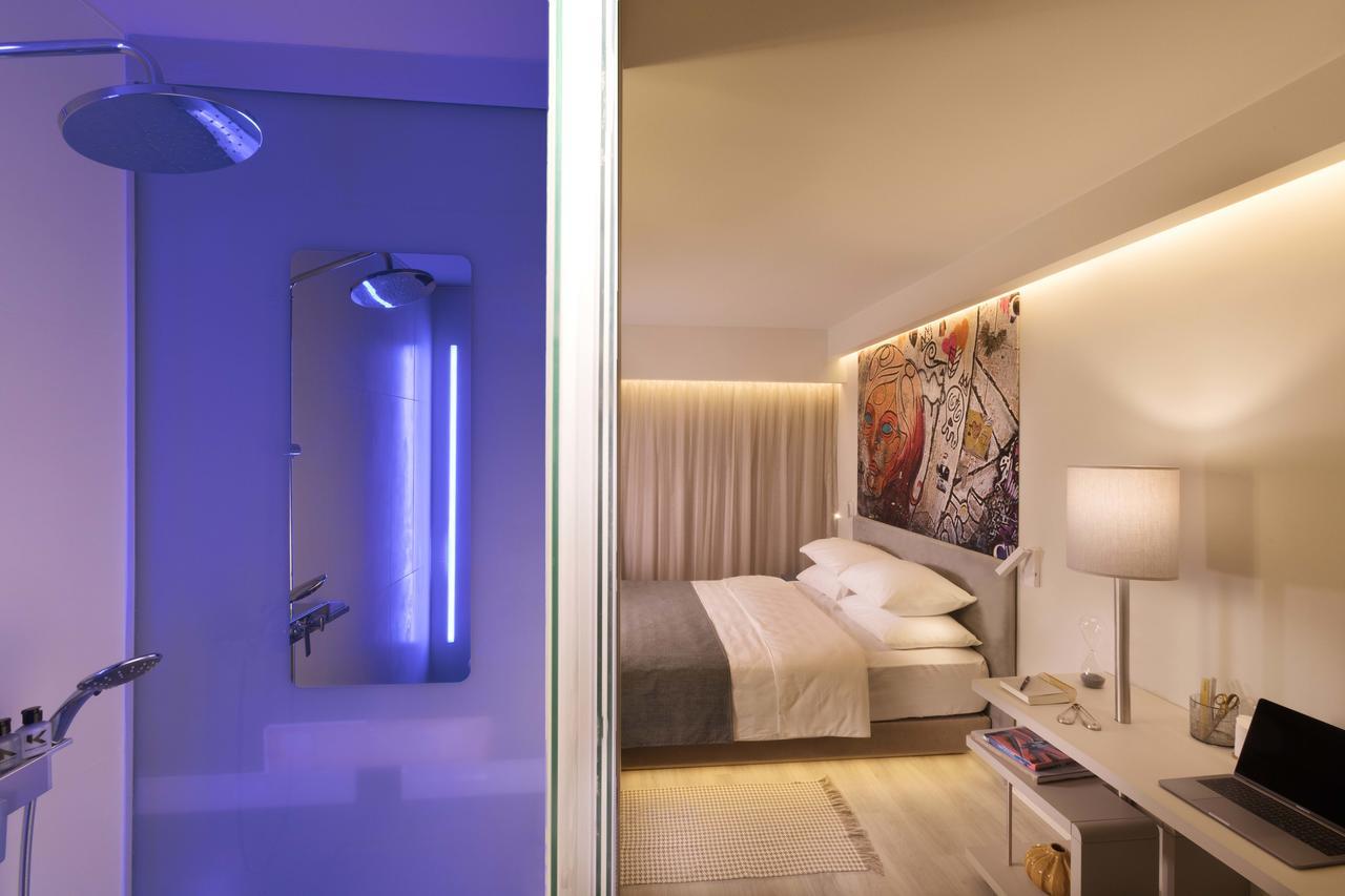 Queen Plus Room