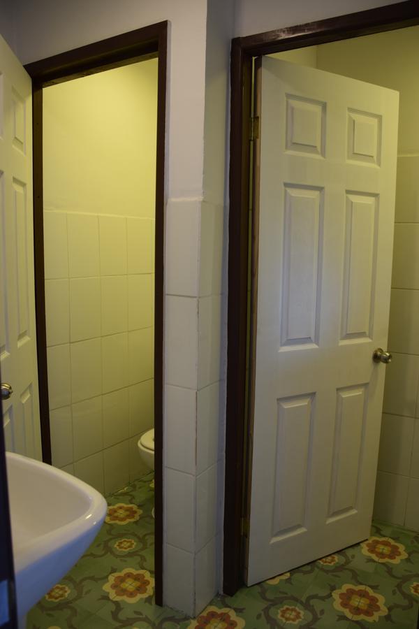 Standard Twin Room with Shared Bathroom,631825716:JPEG