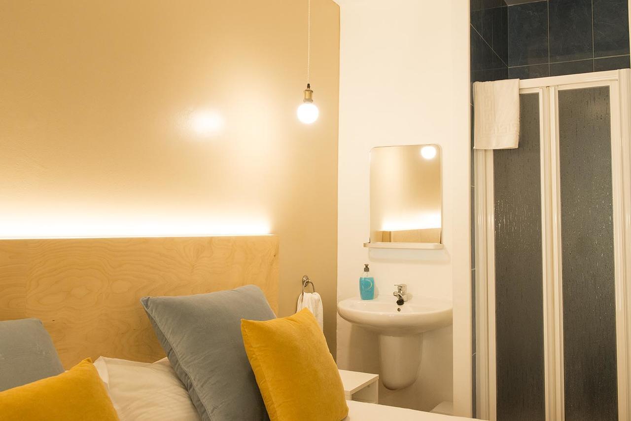 Zweibettzimmer mit Gemeinschaftsbad