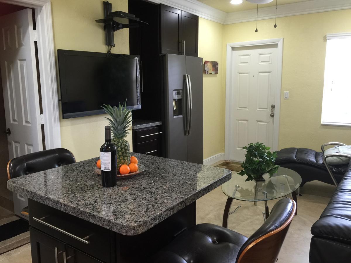 One-Bedroom Apartment,639239094:JPEG