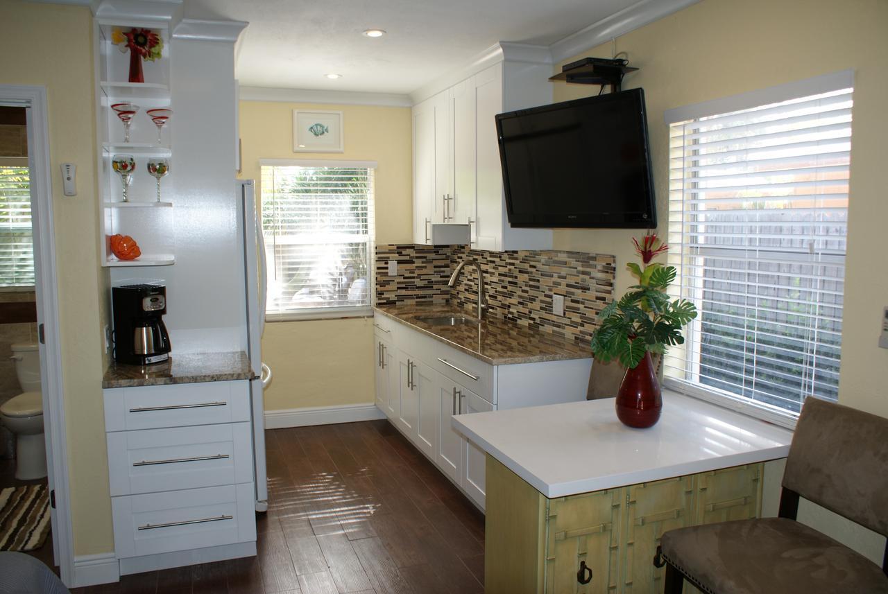 Studio with Garden View,639239115:JPEG