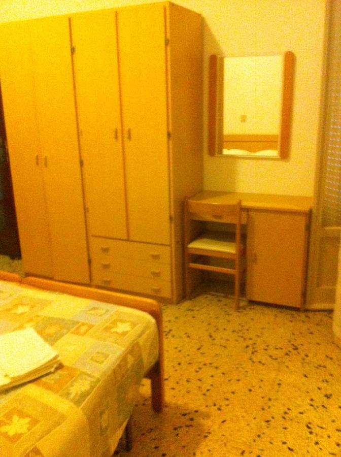 Standard Double Room,640360179:JPEG