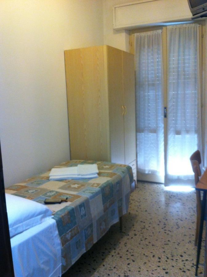 Standard Single Room with Shared Bathroom,640360329:JPEG