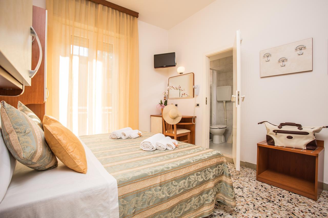 Family Room (2 Adults + 2 Children) with Balcony,640682157:JPEG