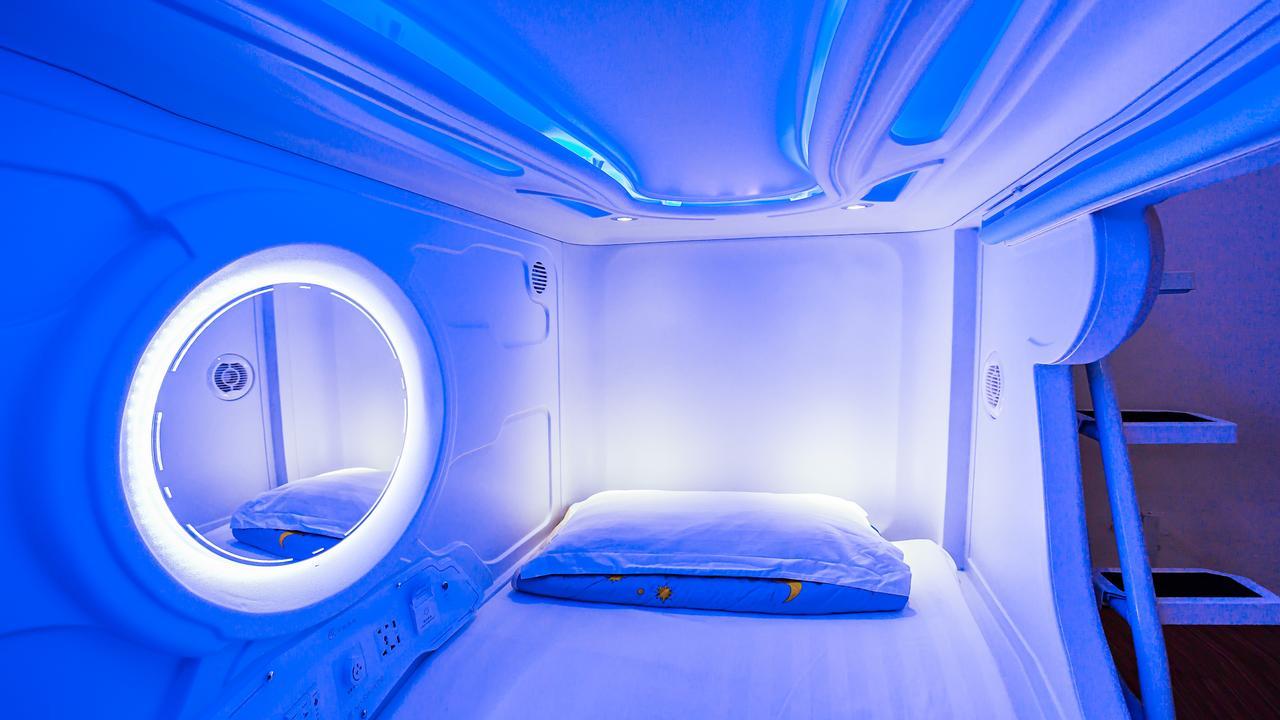 Single Space Pod in Mixed Dormitory,641699718:JPEG