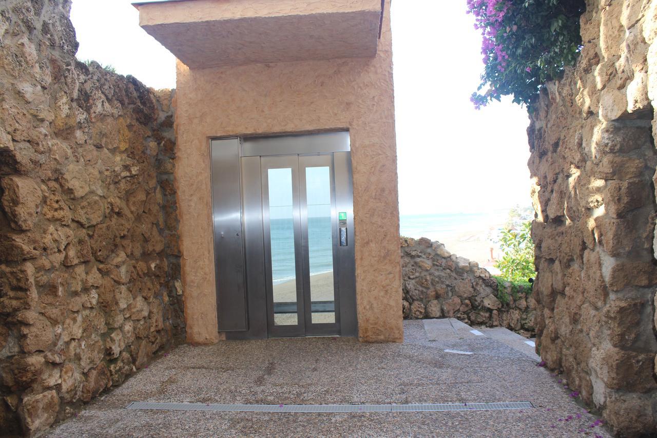 One-Bedroom Apartment with Frontal Sea Views,1088201488:JPEG