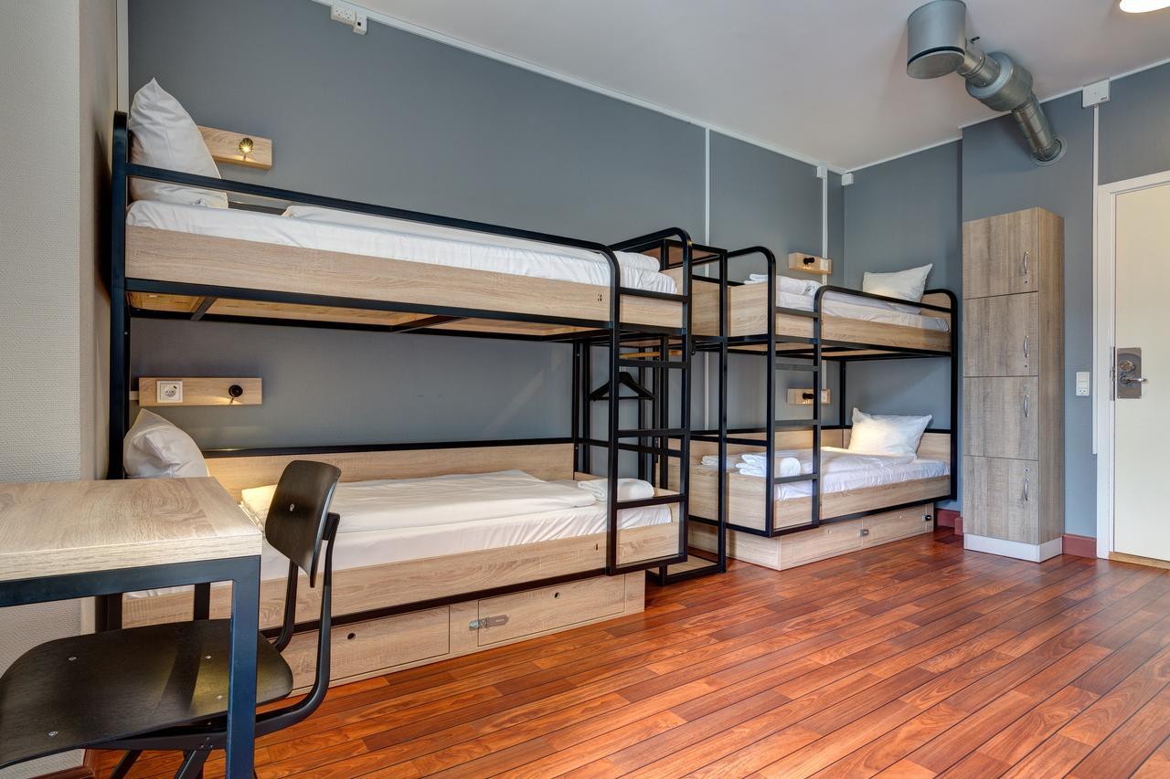 Bed in een Gemengde Slaapzaal met 6 Bedden