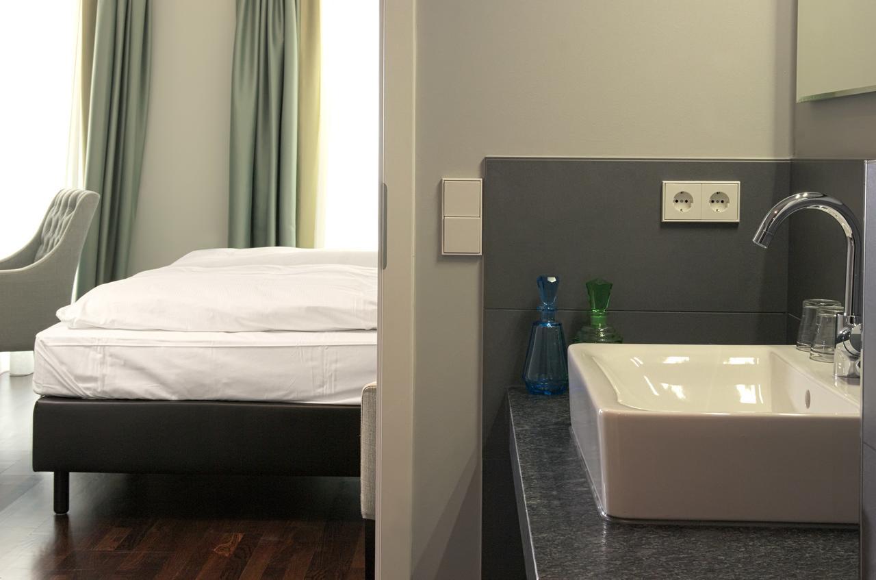 Double Room with Balcony or Terrace,646059909:JPEG