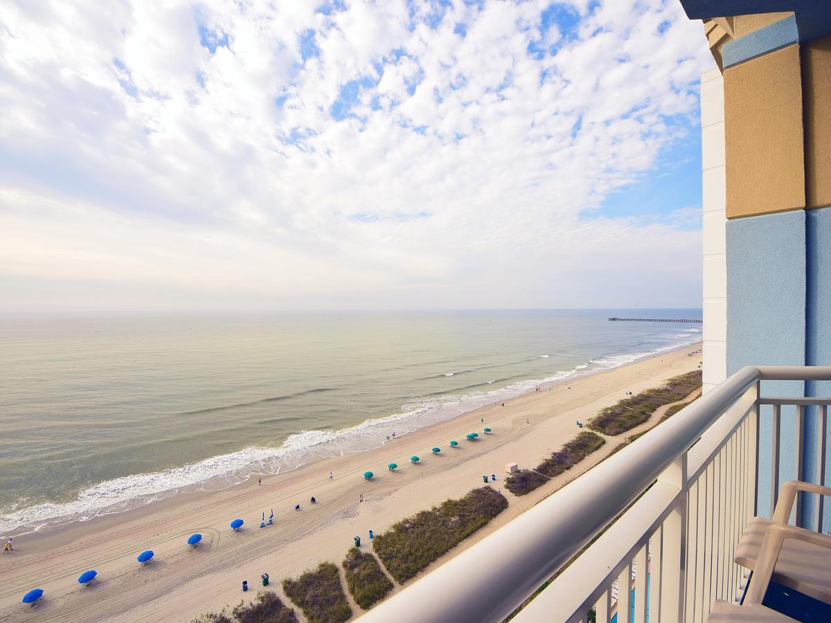 1 Bedroom 1 Bath Oceanfront Condo with 2 Queens, Sleeper Sofa and Wall Bed - T22