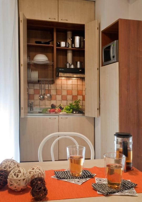 Studio (2 Adults),328389451:JPEG