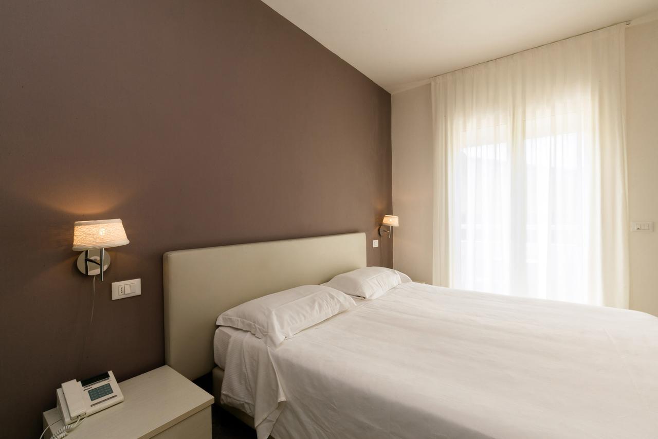 Comfort Double Room Balcony Partial Lake View