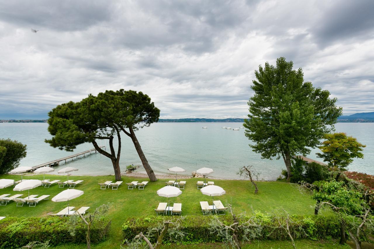 Superior Double Room Balcony Facing Lake