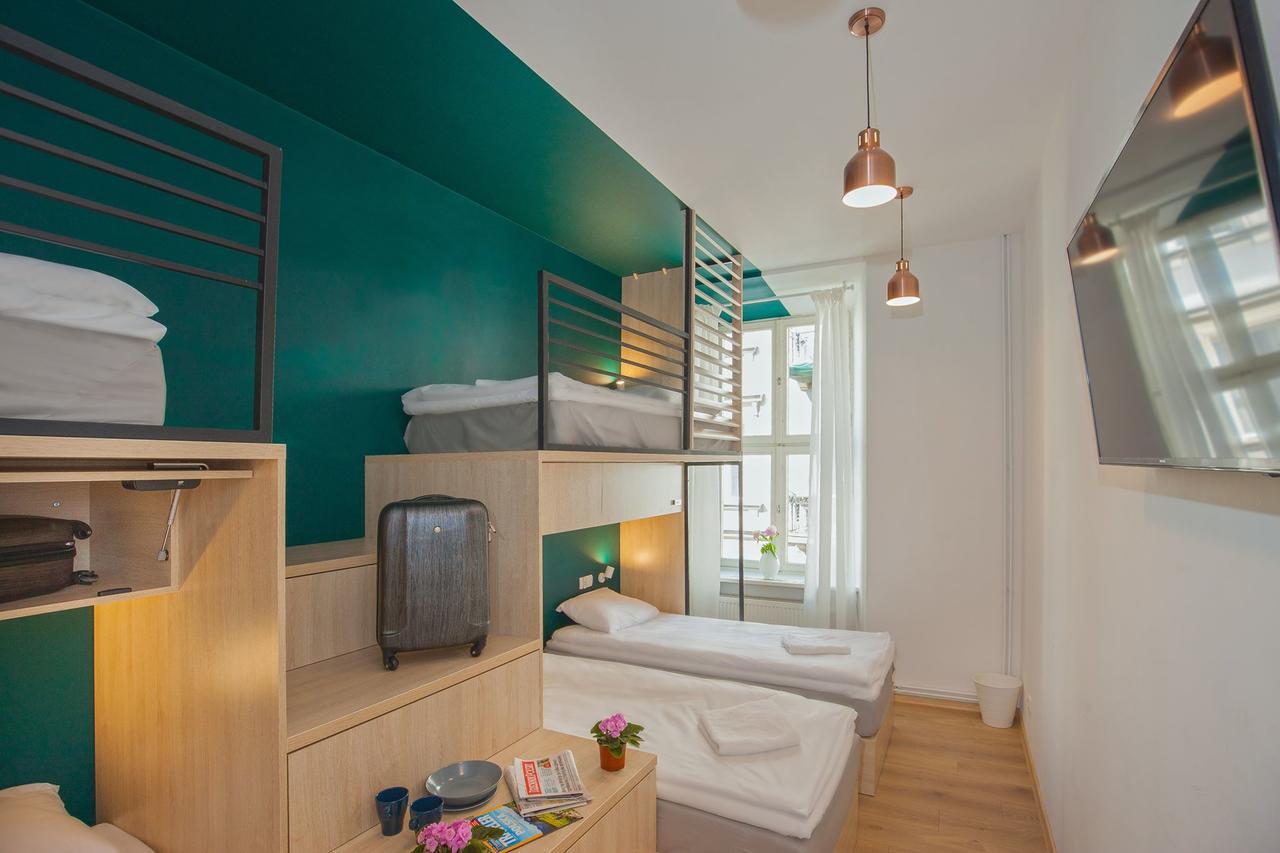 Family Room with Private Bathroom,697210641:JPEG