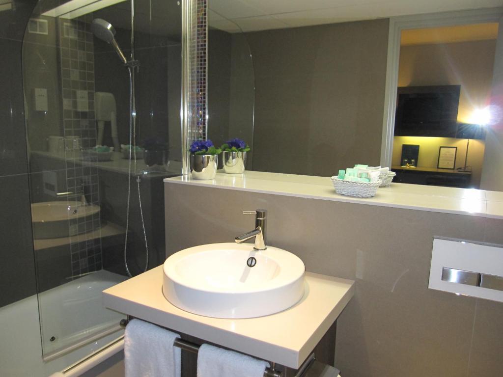 Deluxe Double Room Opera,124436397:JPEG