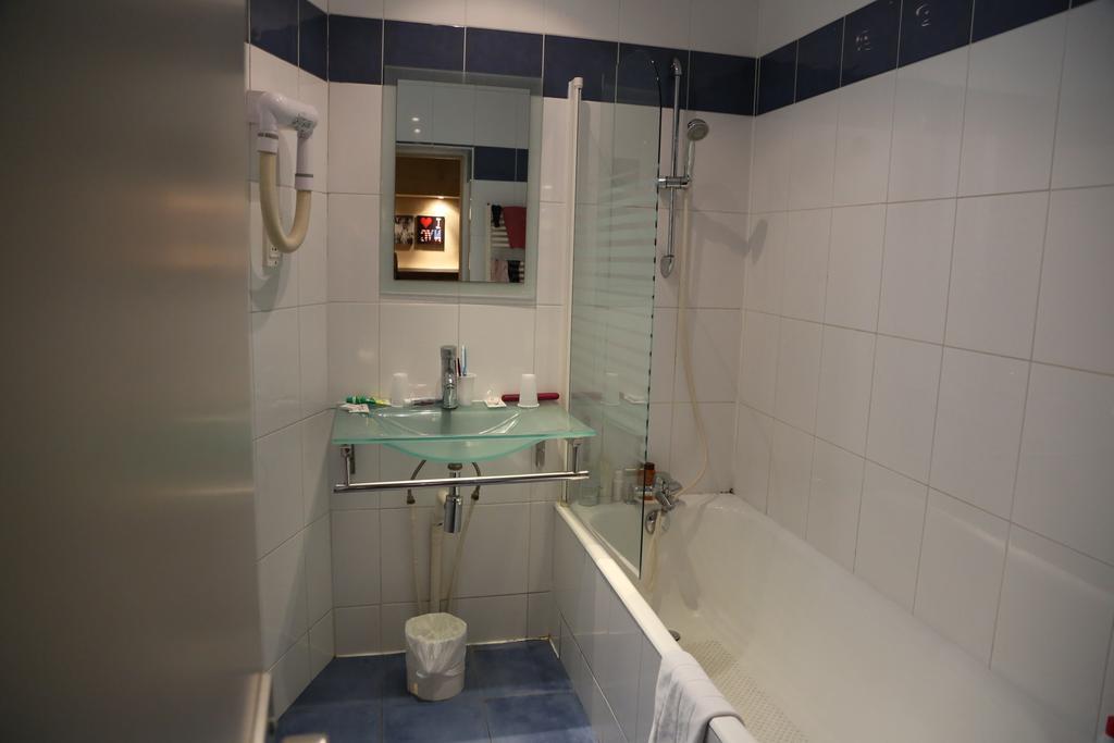Standard Twin Room with Shower or Bath,72797762:JPEG