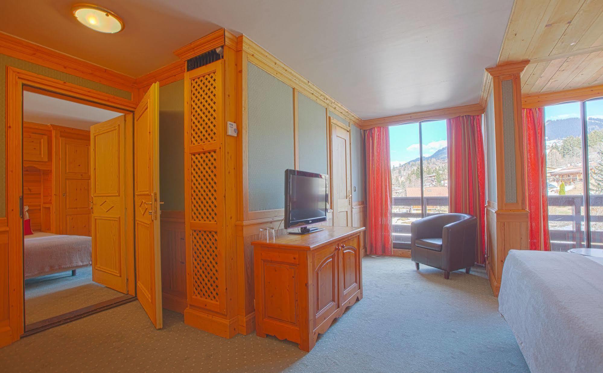 Royal Triple Room