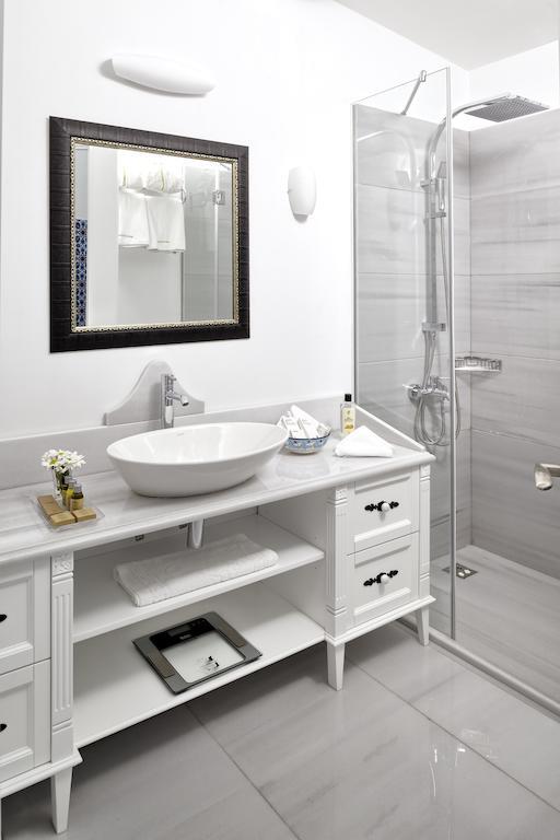 Deluxe Double or Twin Room,69444686:JPEG