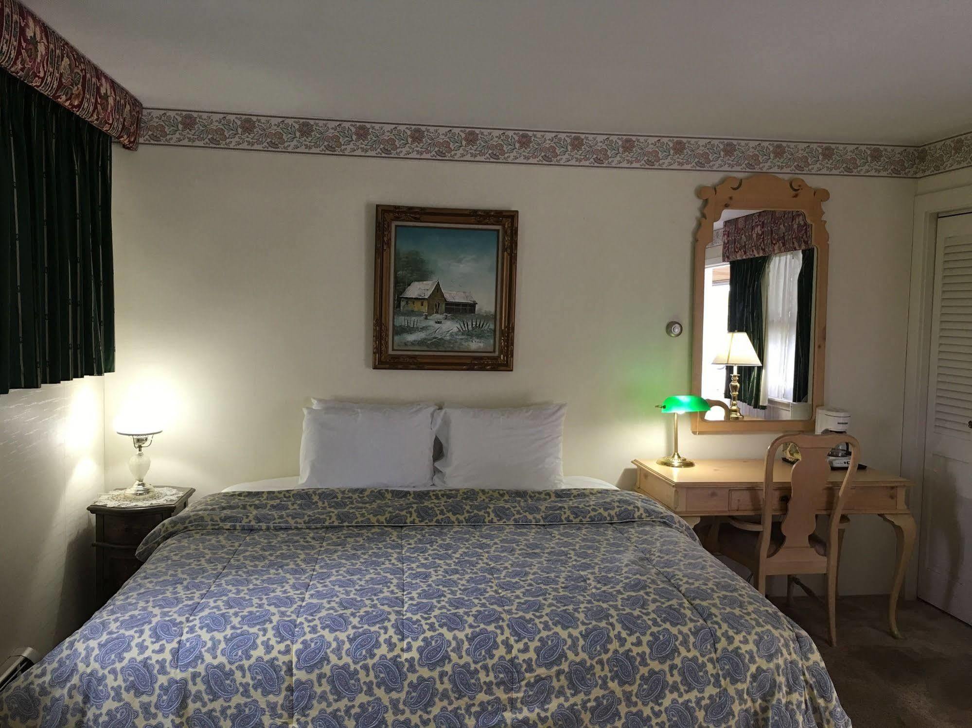 Standard King Room