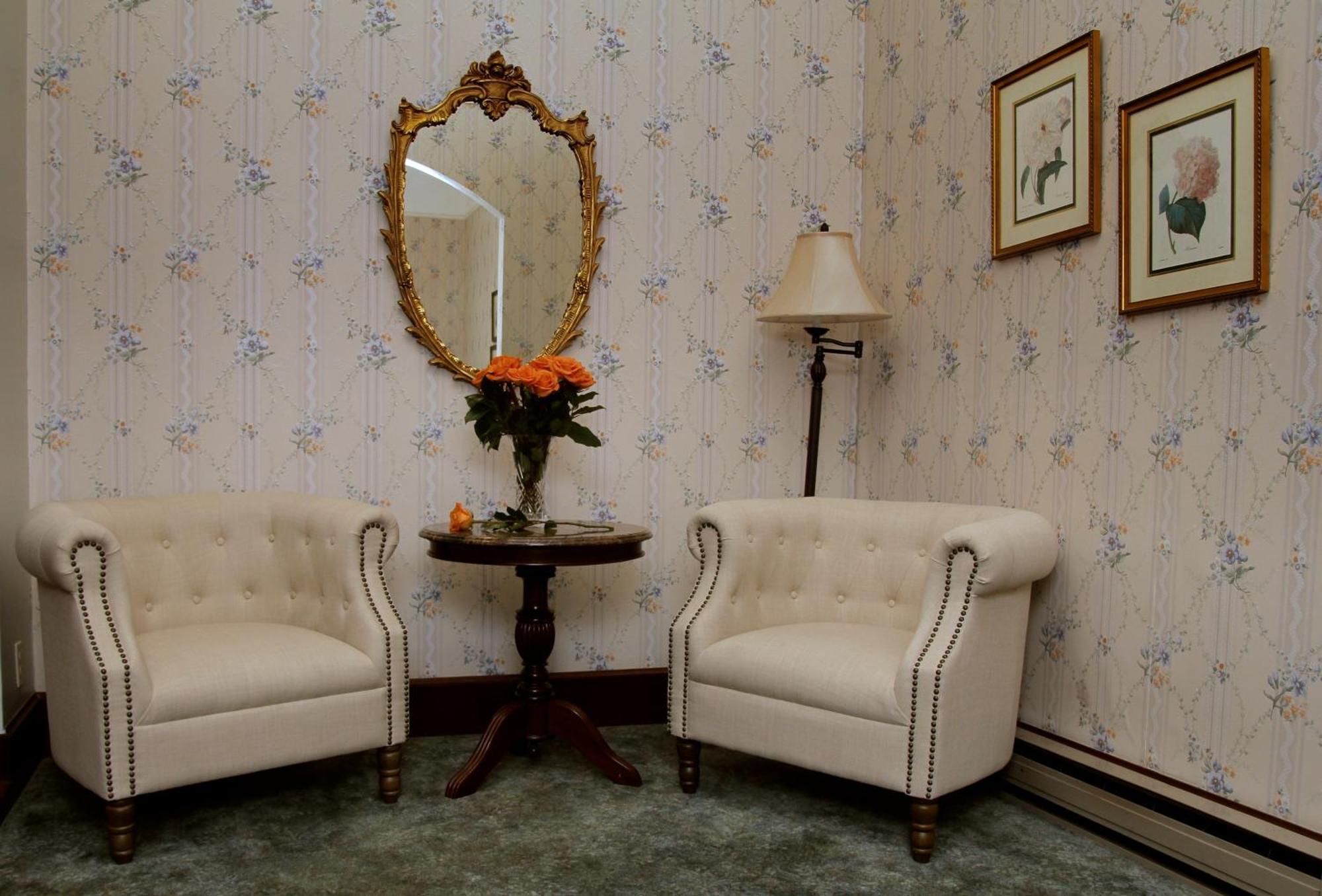 Queen Room with Two Queen Beds,679332753:JPEG