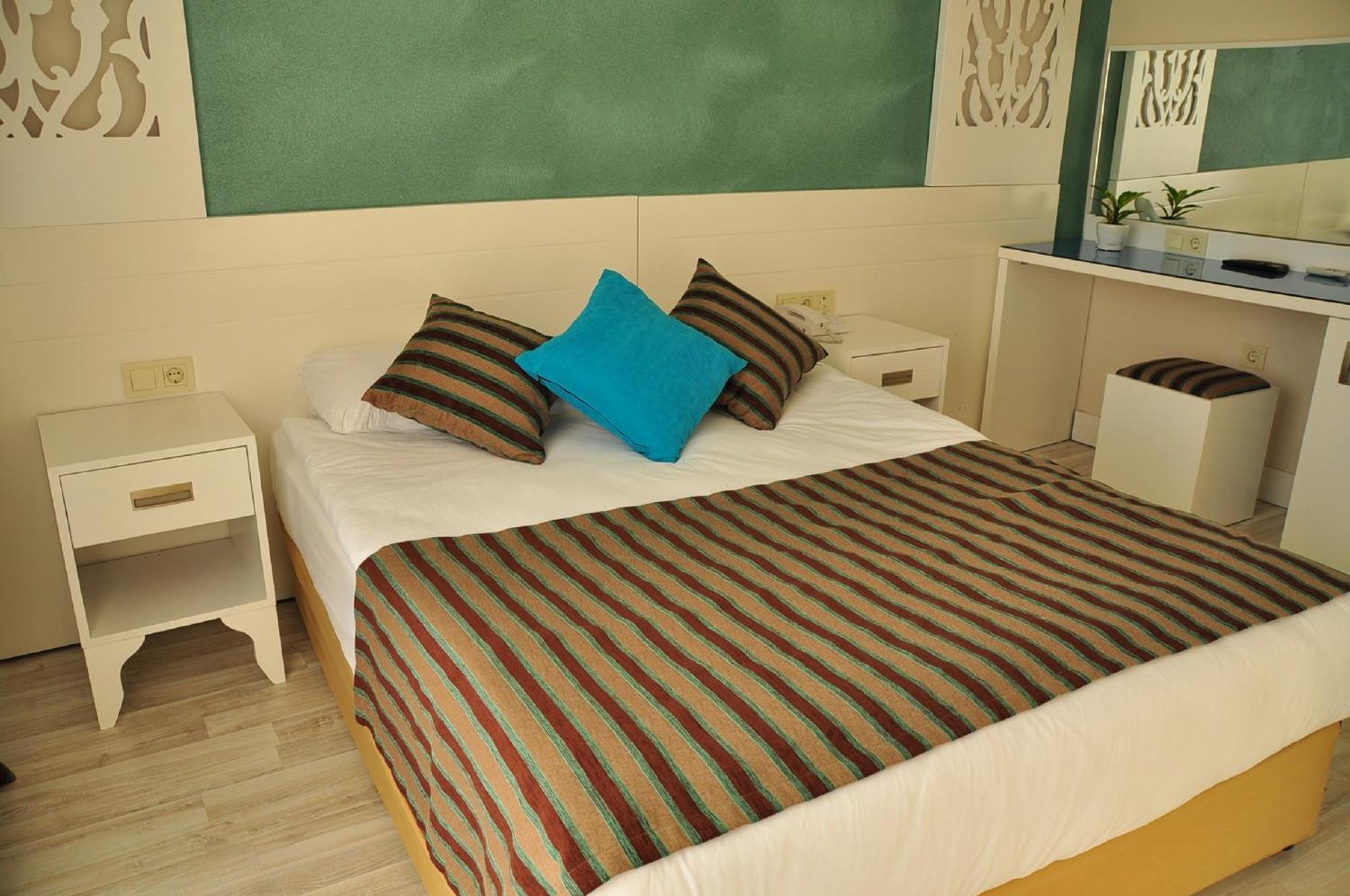 Double Room with Sea View,687587361:JPEG