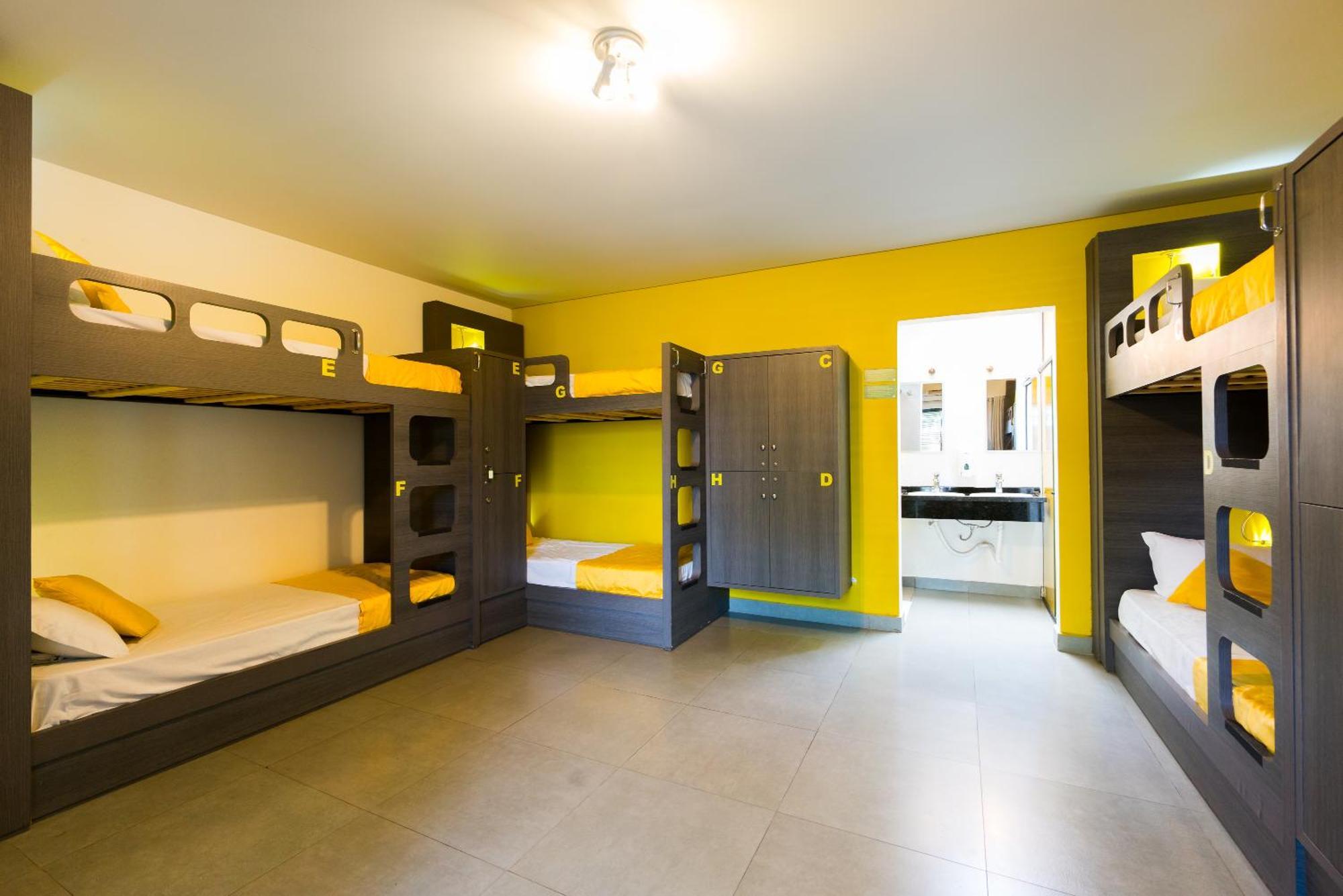 Bed 8-Bed Mixed Dormitory Room
