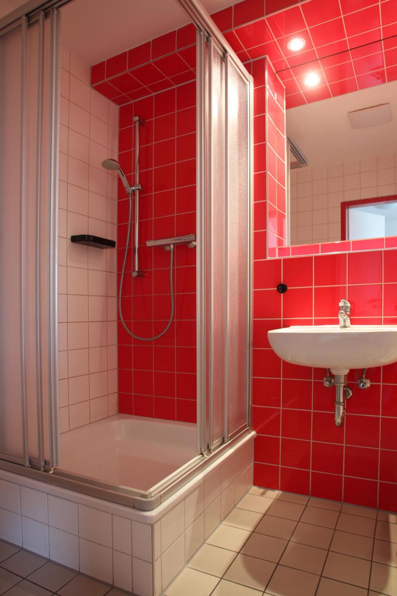 Twin Room Bathroom