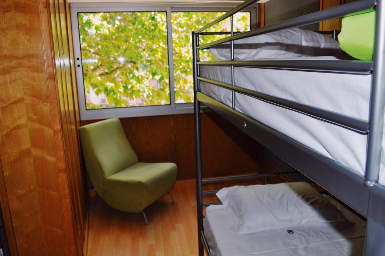 Cama em Dormitório Feminino com 6 Camas