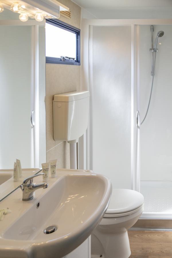 Chalet,696604395:JPEG