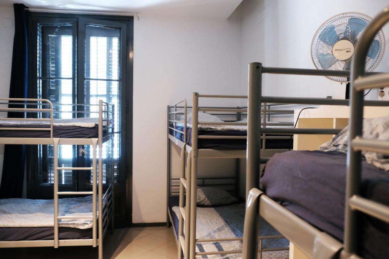 Lit Superposé dans Dortoir Mixte de 8 Lits