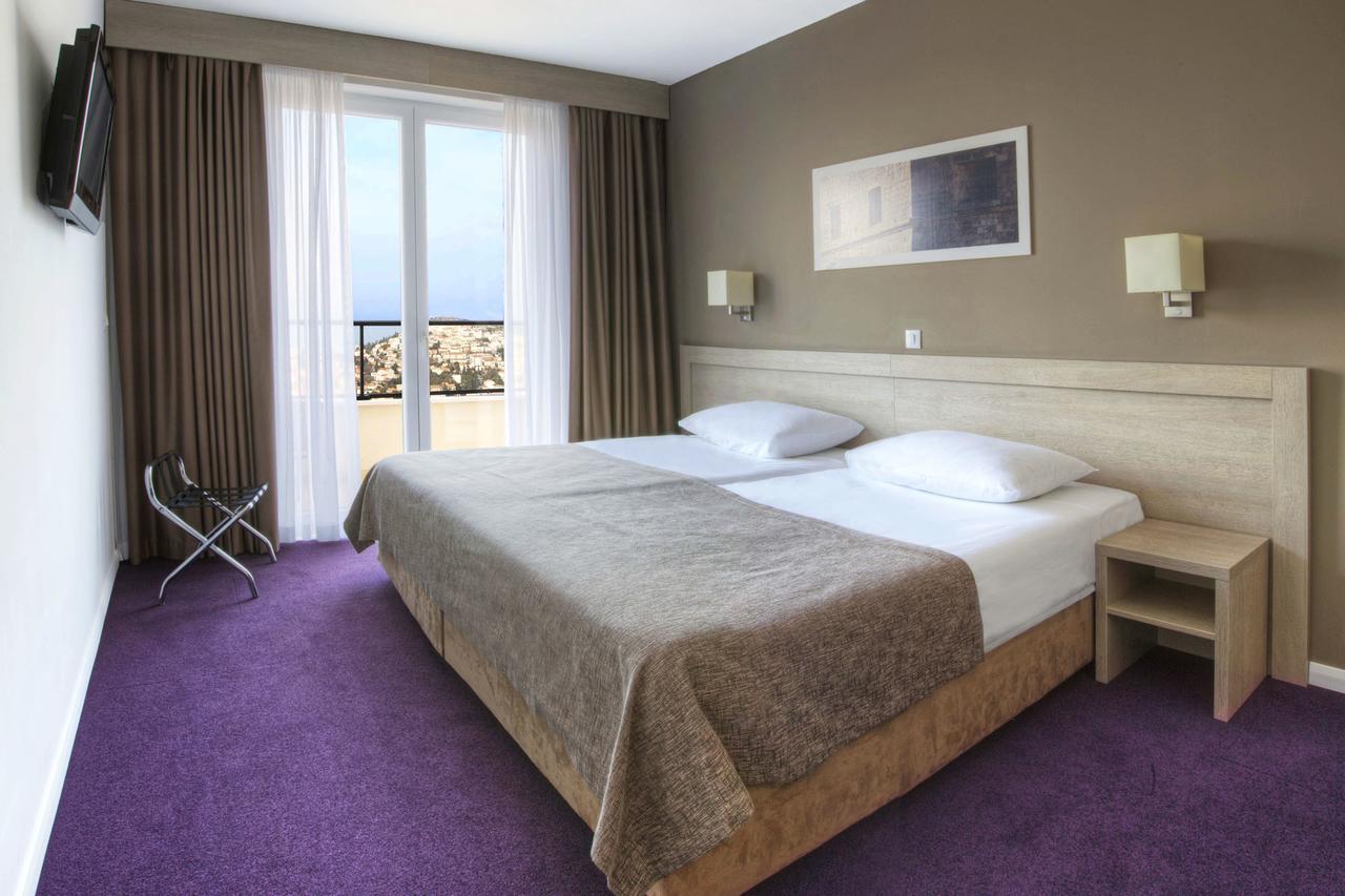 Double/Twin Room with Sea View,705077692:JPEG