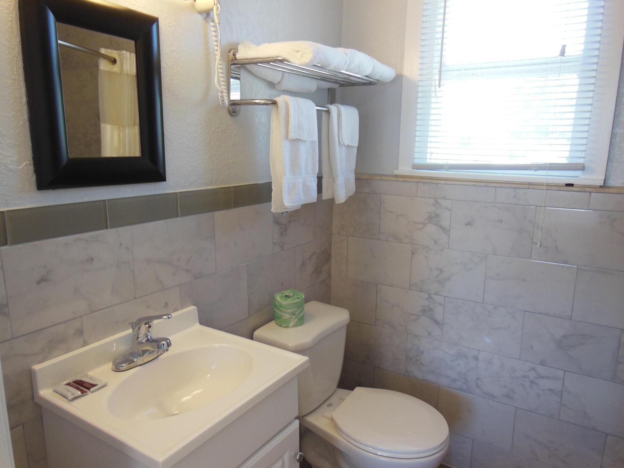 Queen Room - Disability Access,697425216:JPEG