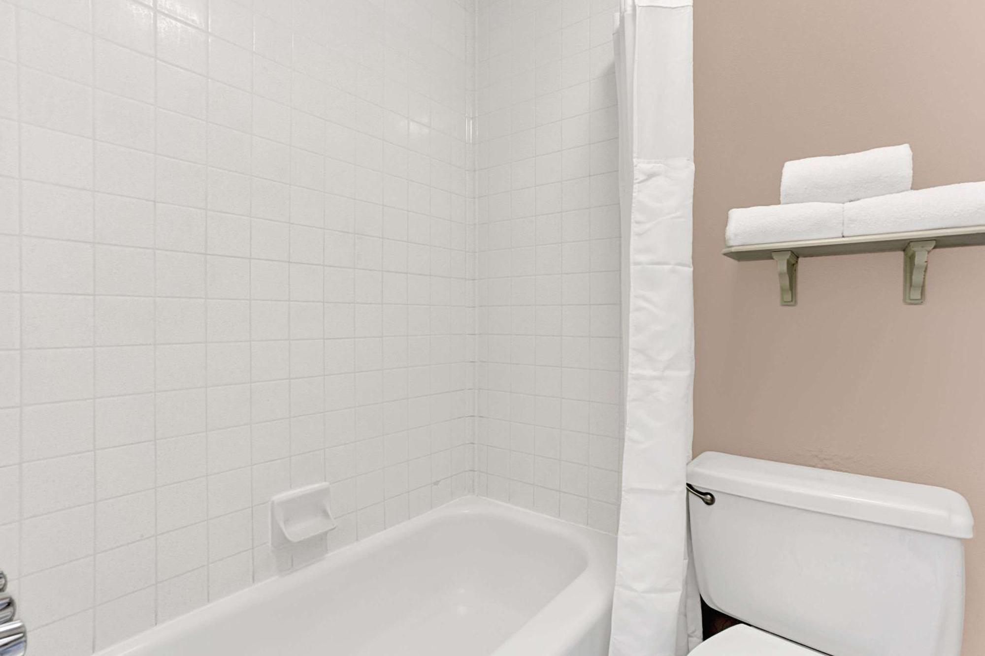 Chambre Lit King-Size - Non-Fumeurs
