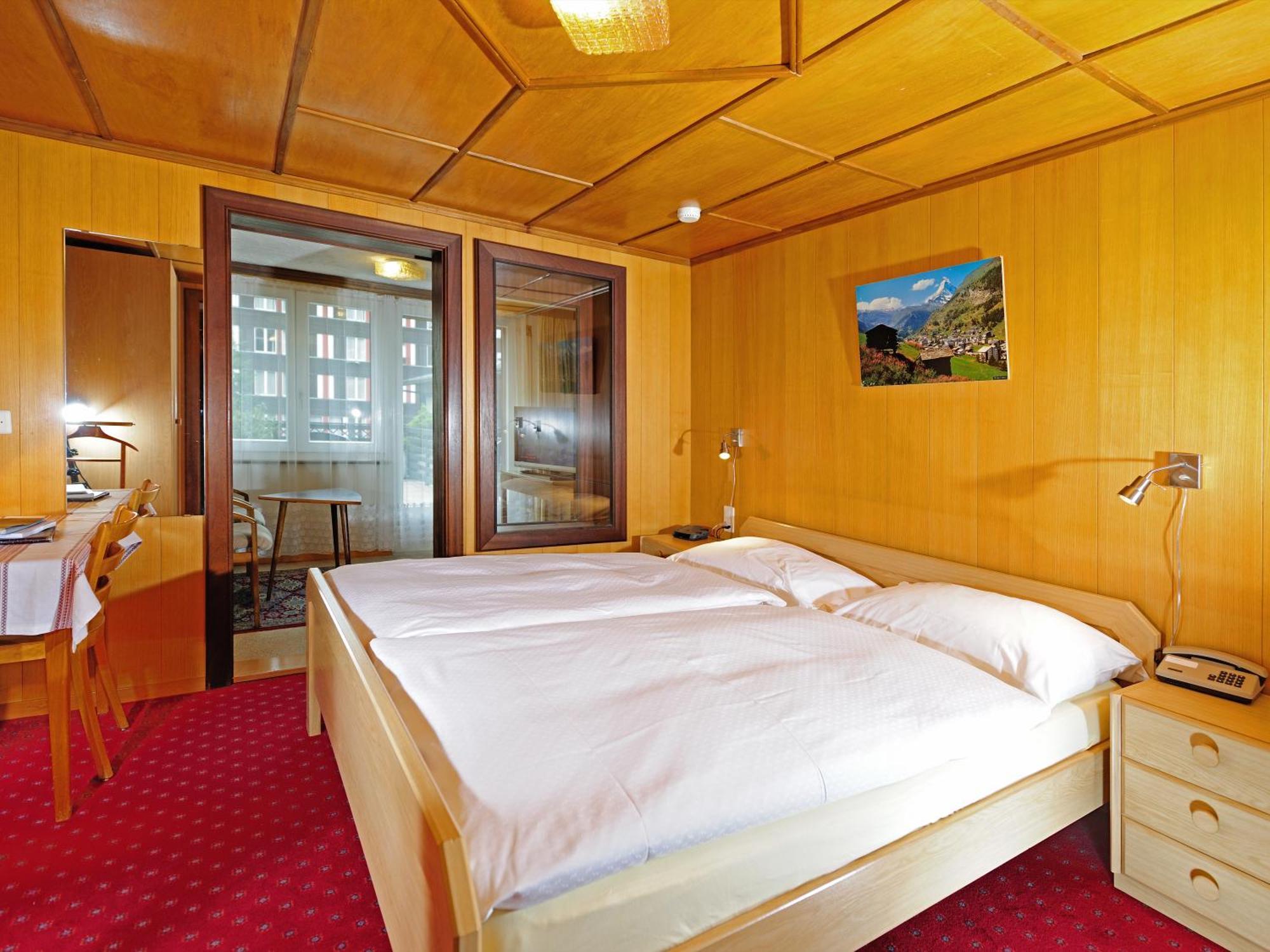 Deluxe Double Room with Balcony,703350118:JPEG